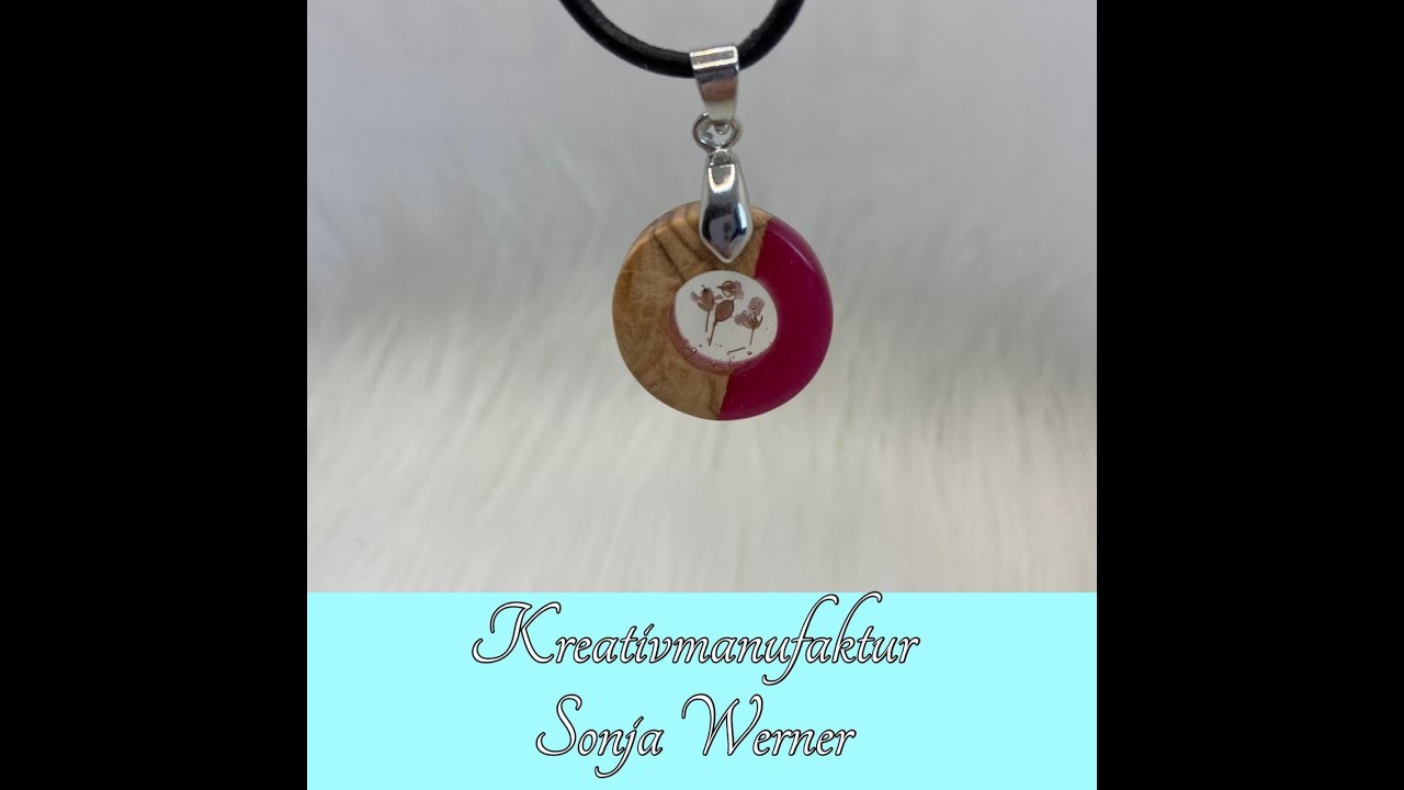 Schmuck mit Epoxidharz herstellen - Blüten eingießen - Anhänger mit Holz und Metallic-Pigment