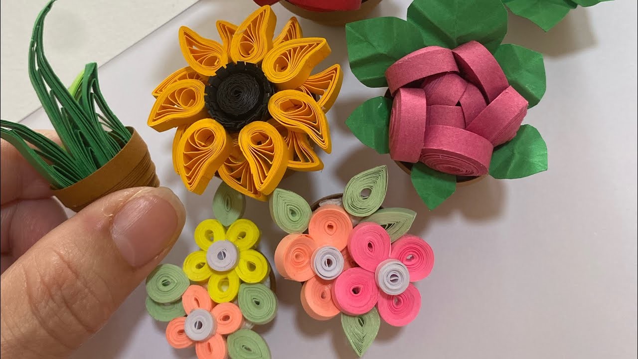 Paper quilling Flower handmade art