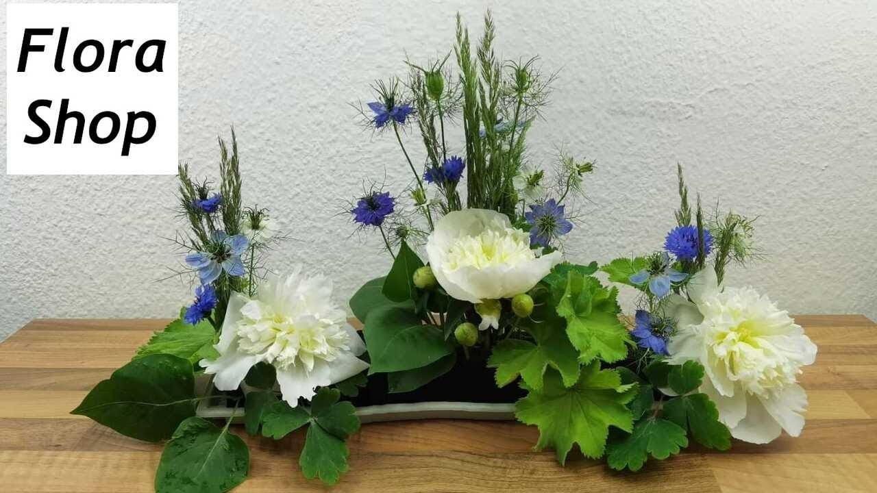 Parallel Blumengesteck mit einer Steckschale und Gartenblumen, meine Floristik Anleitung für Euch