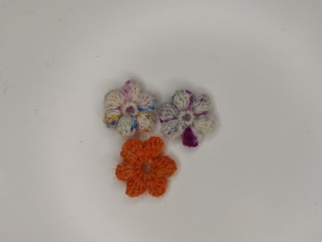Mit Wolloholiker kleine 3D Blumen häkeln