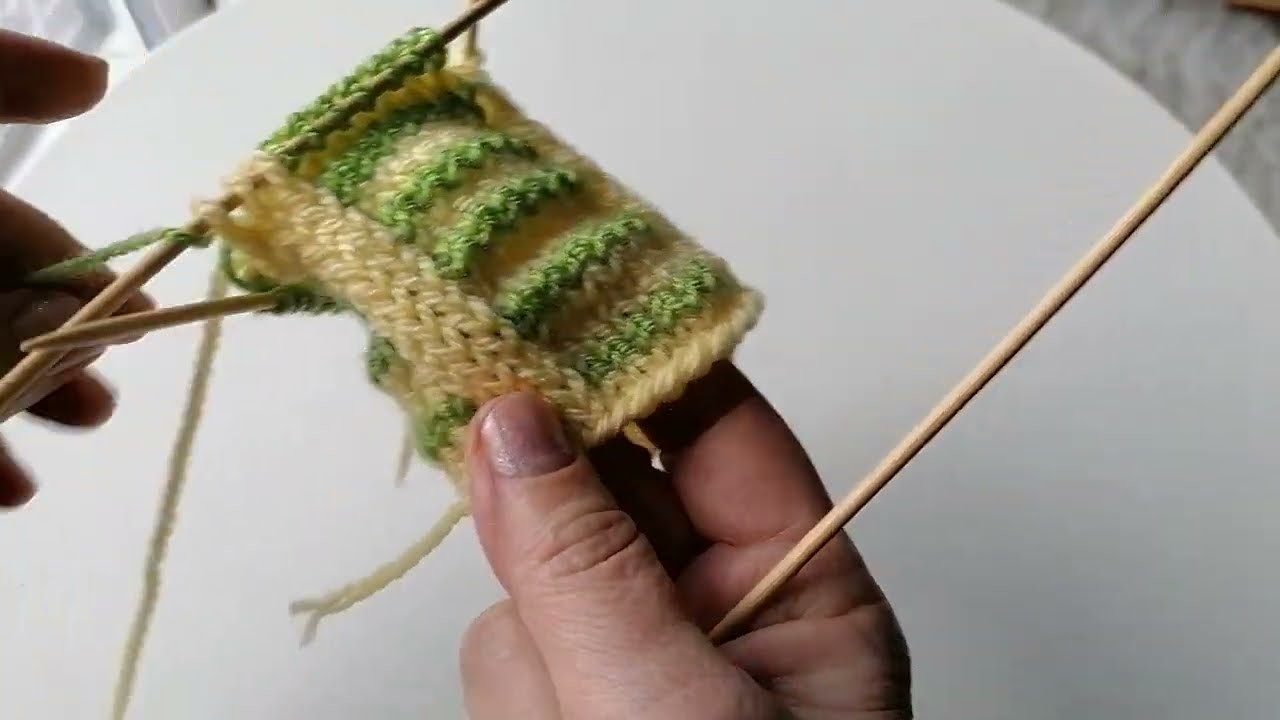 Strickmuster in Runden zweifarbig