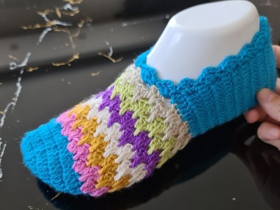 Tığ İşi Rengarenk Örgü Bayan Patik Örneği - Easy crochet slippers for Ladies