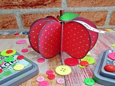Basteln: Apfel aus Papier als Raum Deko basteln