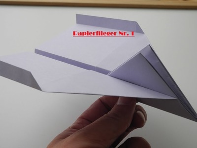 Origami Papierflieger Nr. 1