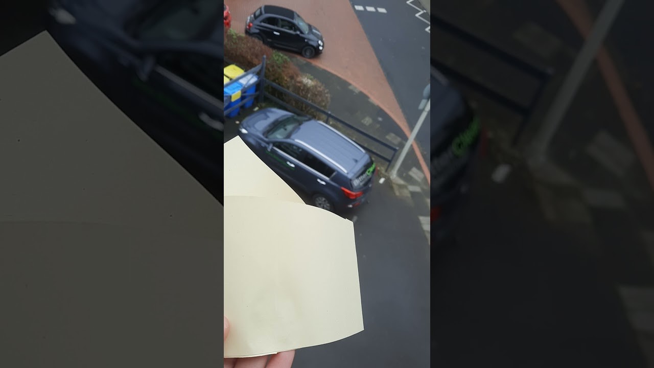 Papierflieger falsch geworfen