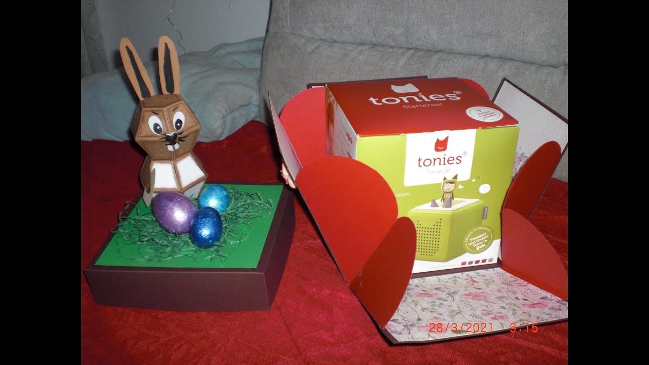 Die Toniebox und eine Pop Up Box als Verpackung zu Ostern