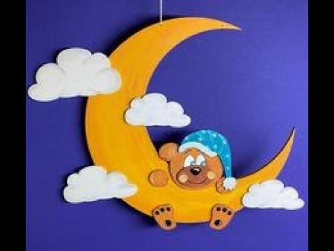 Teddybär.Bär mit Schlafmütze als Kantenhocker für Schilder. Basteln für Kinderzimmer zur Geburt