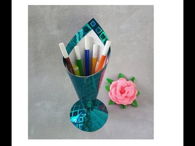 Vase oder Stiftständer  basteln aus Papier. Bastelidee zum Muttertag, Vatertag oder Geburtstag