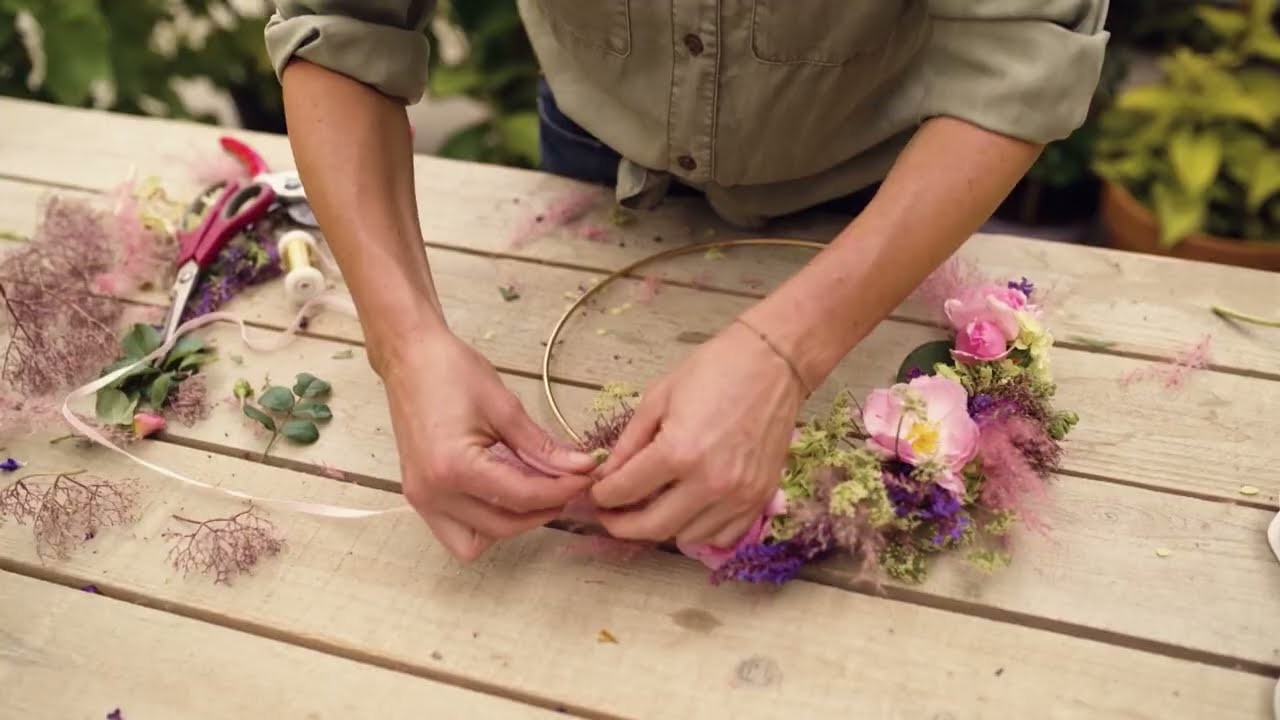 Gartln mit Starkl: Tipp - So bindet man einen Kranz mit Trockenblumen